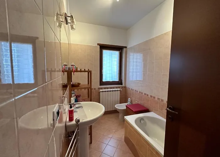 Casa Montessori Авеццано